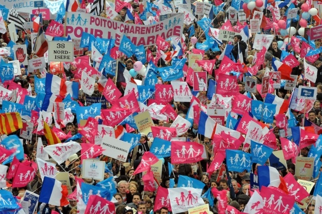 Au-moins-1-4-million-de-manifestants-selon-les-organisateurs-de-La-manif-pour-tous_article_popin