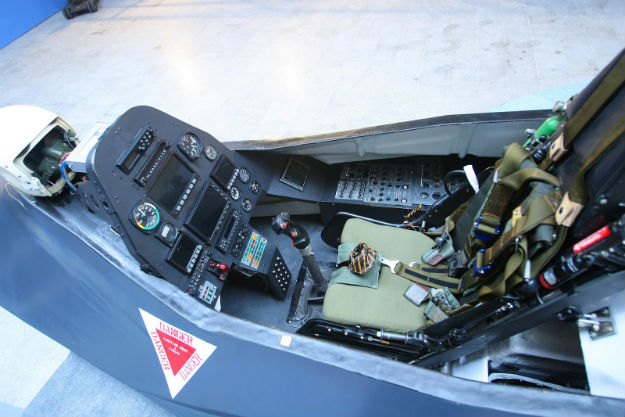 Qaher-313 cockpit