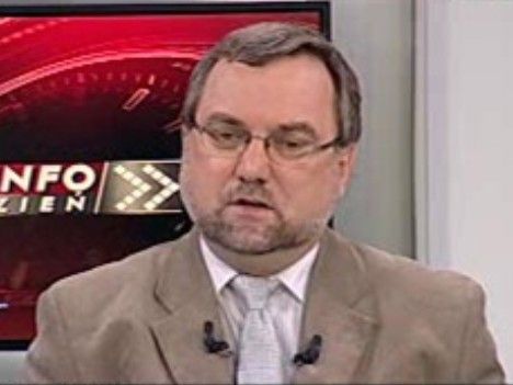 uid_f23ce2d6eed3743db7b049c47f7acbc81303998454461_width_700_play_0_pos_3_gs_0