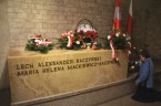 Na Wawelu w Hołdzie Ofiarom Tragedii Smoleńskiej razem z Węgrami 10 listopada 2013 r. (zdjęcia i wideo – Józef Wieczorek) http://wkrakowie2013.wordpress.com/2013/11/10/na-wawelu-w-holdzie-ofiarom-tragedii-smolenskiej/